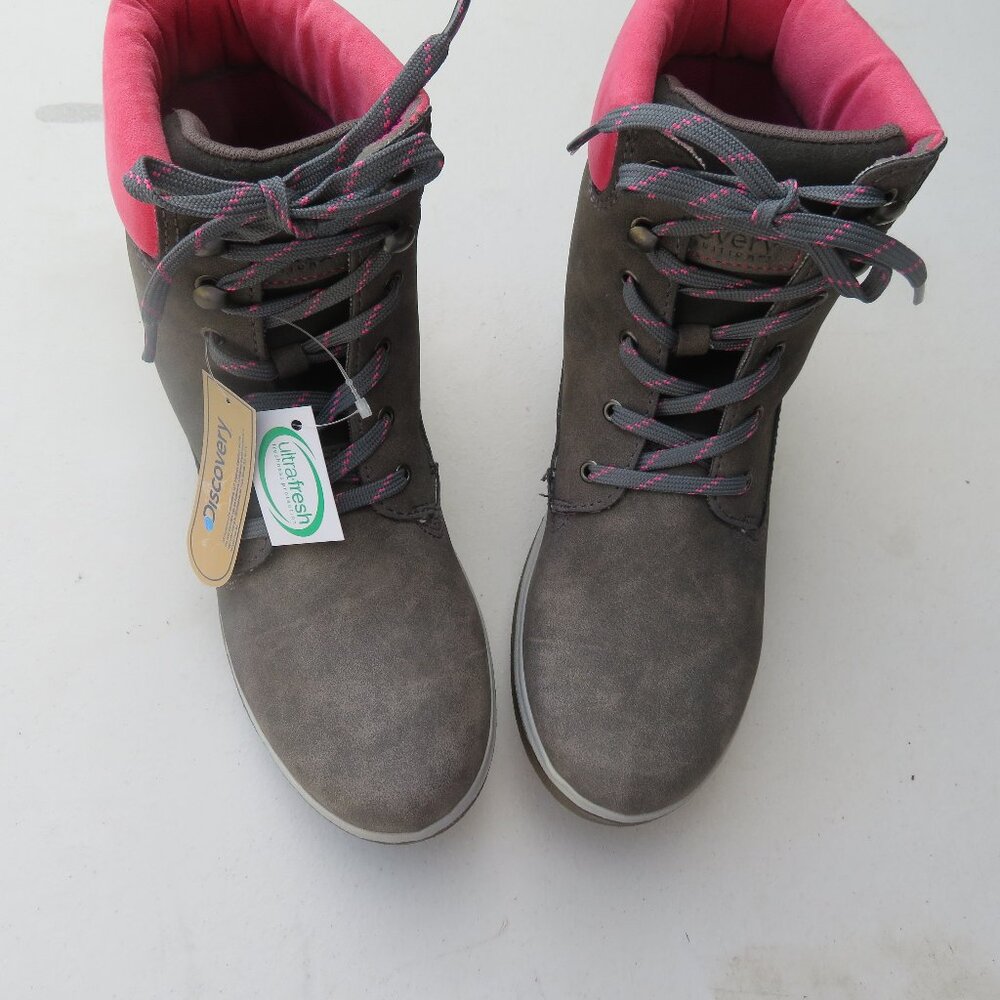 NWT Women's Discovery Expedition Sarek Gun Metal Hiking Boots